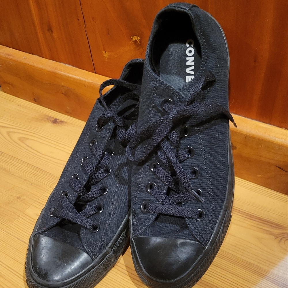 Converse Womens all black 9